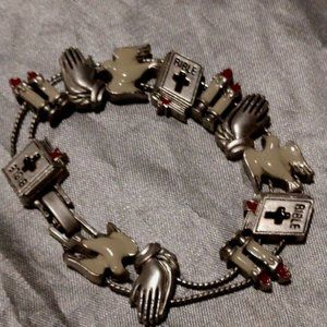 Religious Slide Bracelet Holy Bible/White Doves/Praying Hands VTG 1980's